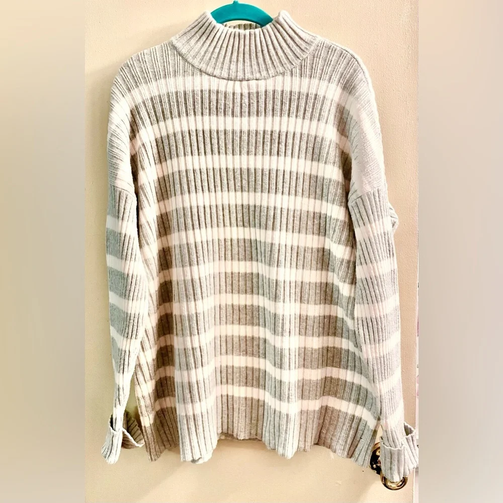 LOFT Gray And White Striped Ribbed Mock Neck Sweater SIZE LARGE GUC!